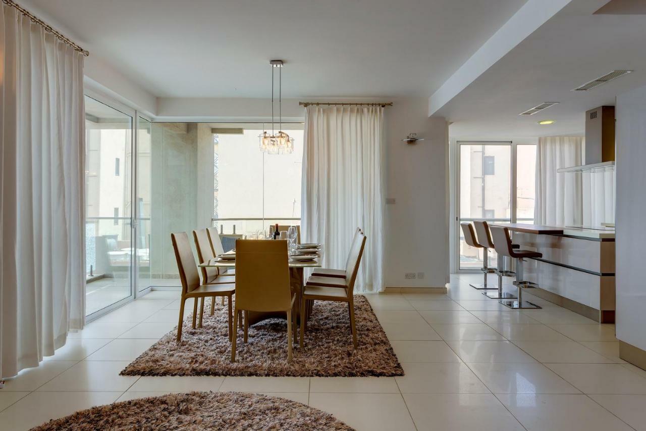 Contemporary, Luxury Apartment With Valletta And Harbour Views Sliema Exterior foto