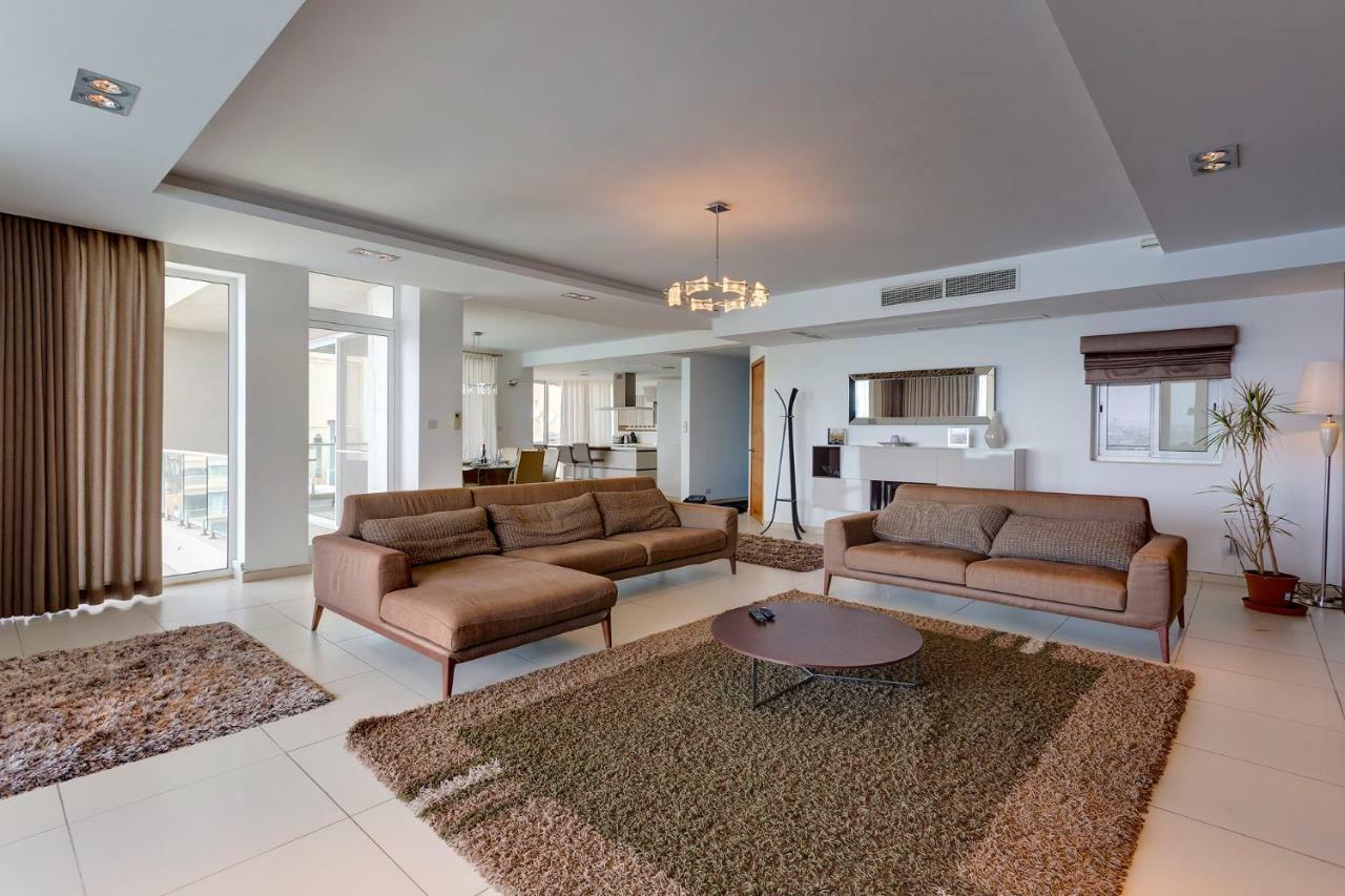 Contemporary, Luxury Apartment With Valletta And Harbour Views Sliema Exterior foto