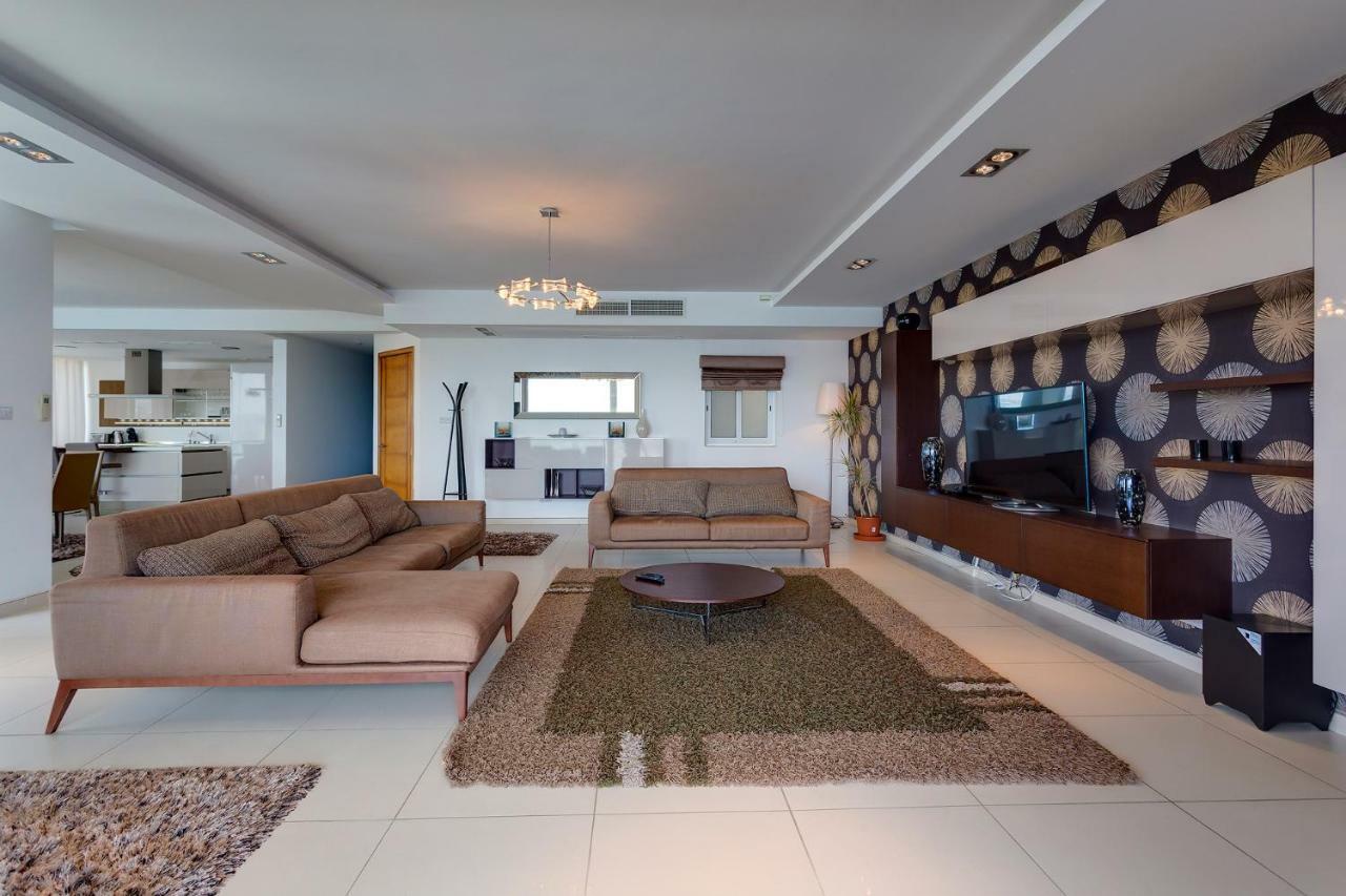 Contemporary, Luxury Apartment With Valletta And Harbour Views Sliema Exterior foto