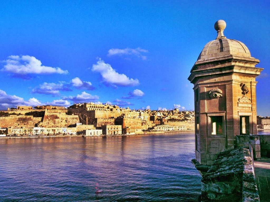 Contemporary, Luxury Apartment With Valletta And Harbour Views Sliema Exterior foto